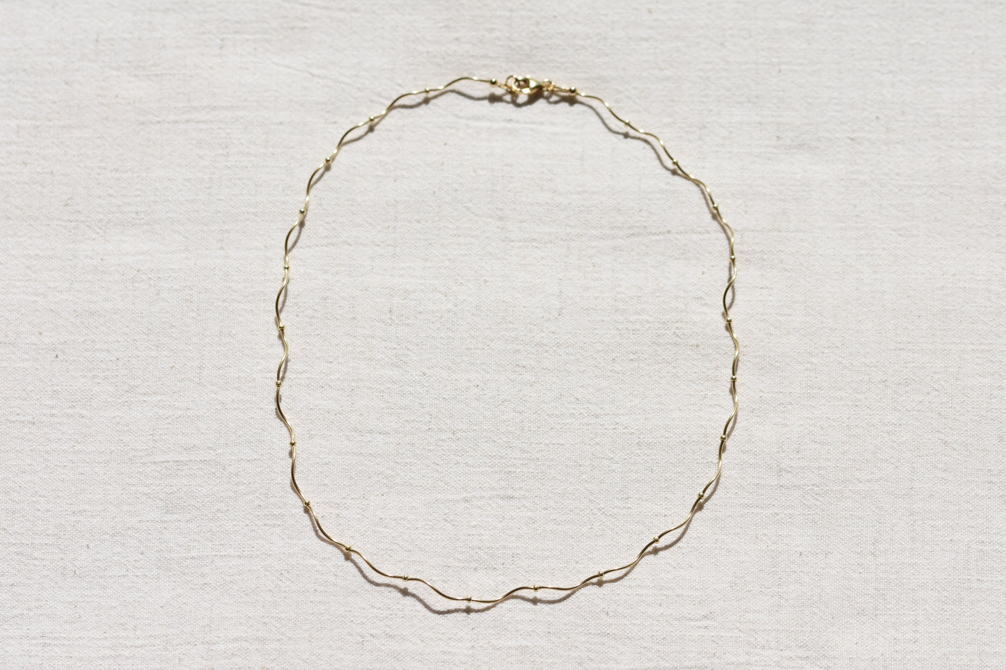 By my hands Ripple Chain Necklace with wavy, gold-filled ripples, Miyuki beads and gold-filled fastenings.