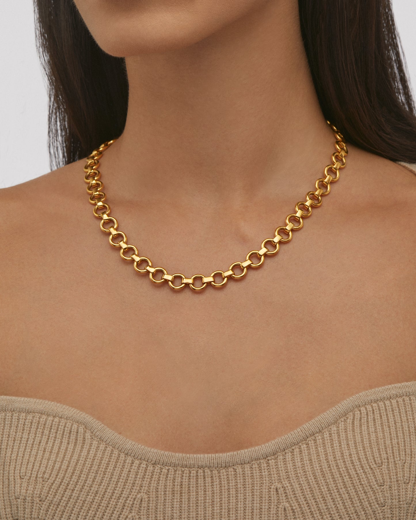 Daphine Baby Bea chunky chain gold necklace.