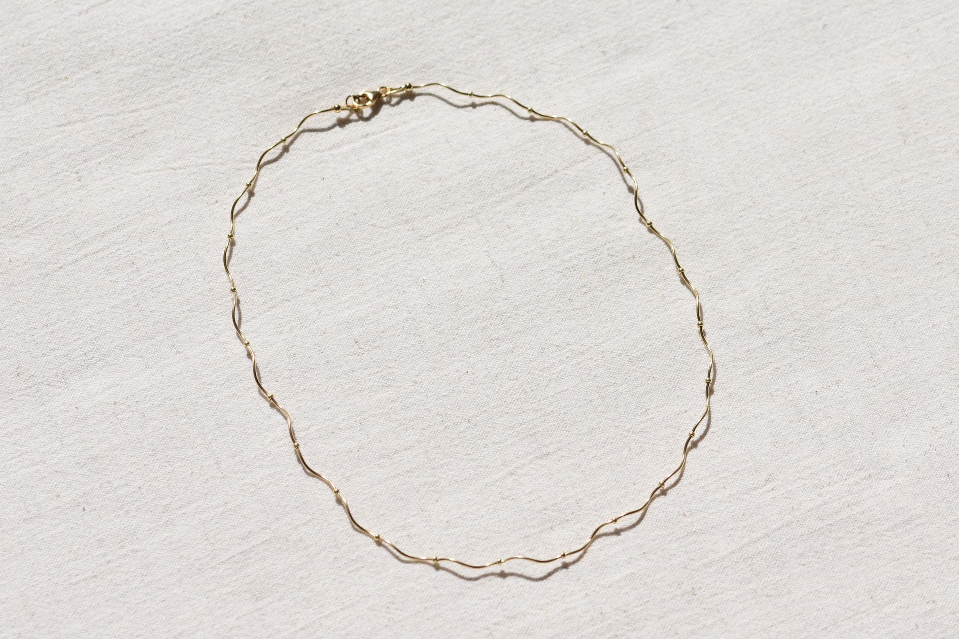 By my hands Ripple Chain Necklace with wavy, gold-filled ripples, Miyuki beads and gold-filled fastenings.