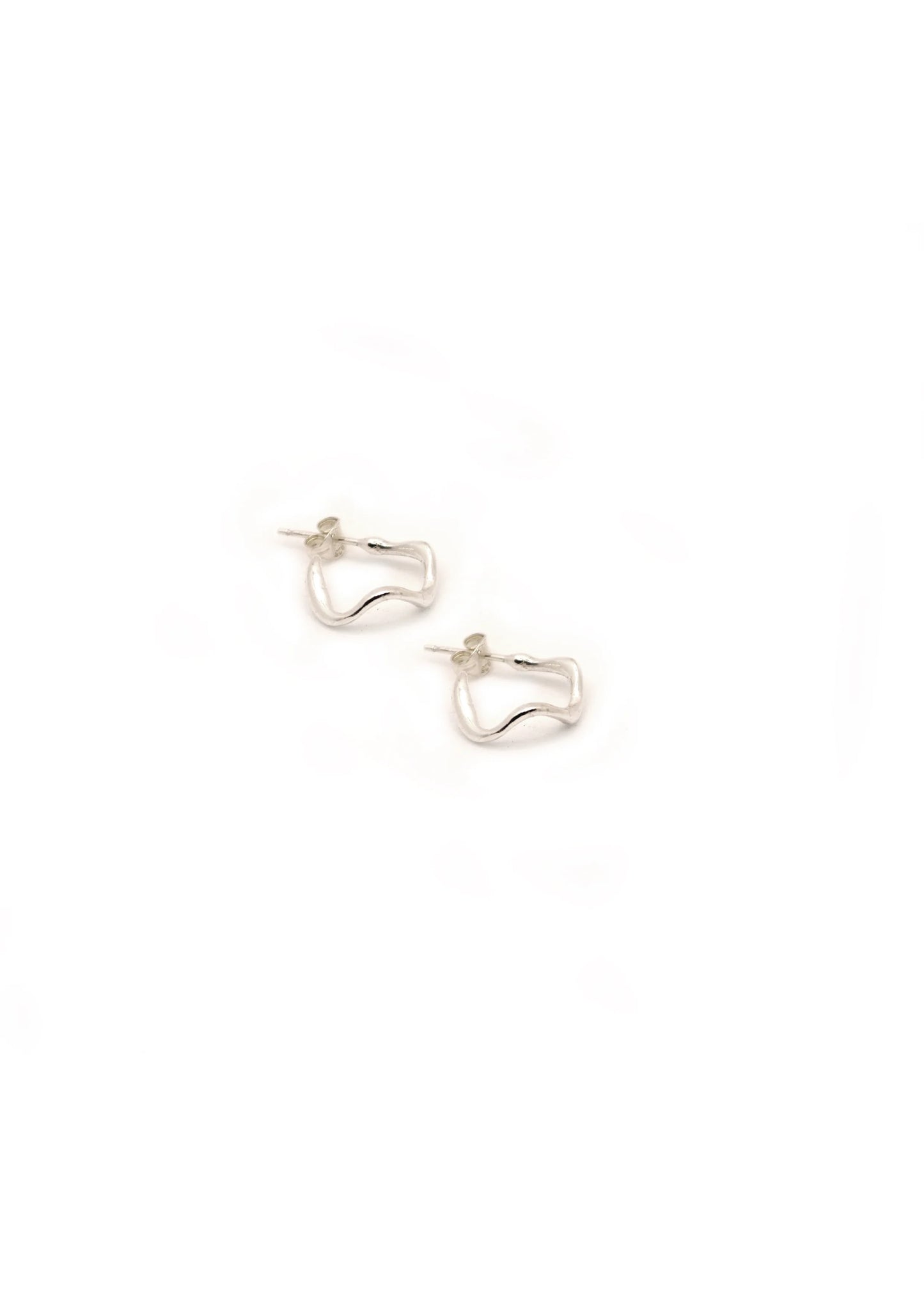 Hannah Bourn Mini Saccostrea wavy hoops in silver.